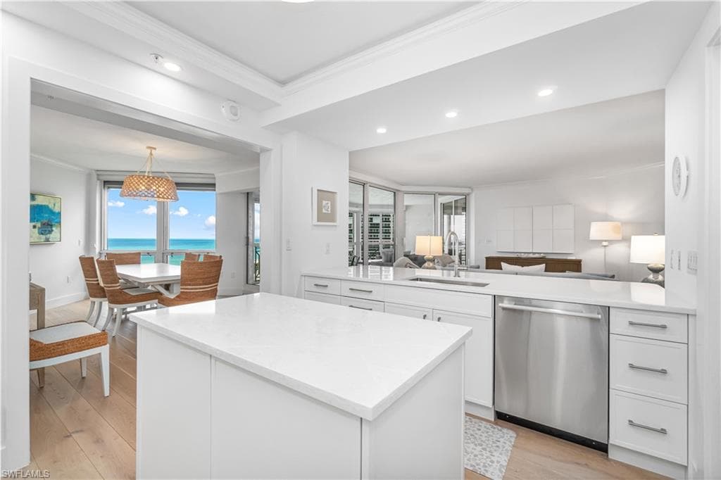 4021 Gulf Shore BLVD N 702-11