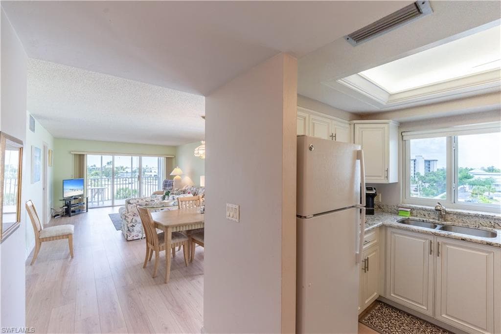 6900 Estero BLVD 401-2