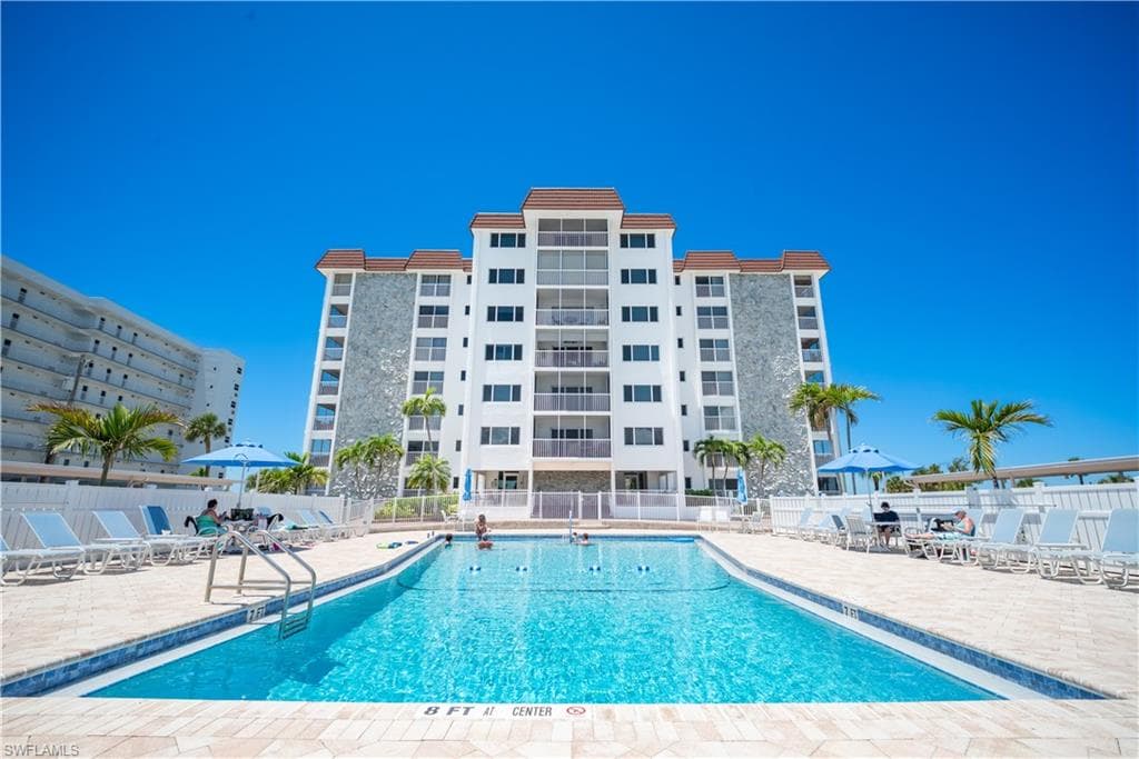 6900 Estero BLVD 401-1