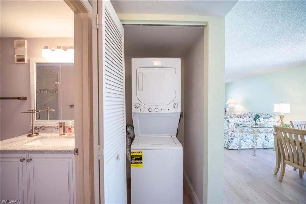 6900 Estero BLVD 401-28