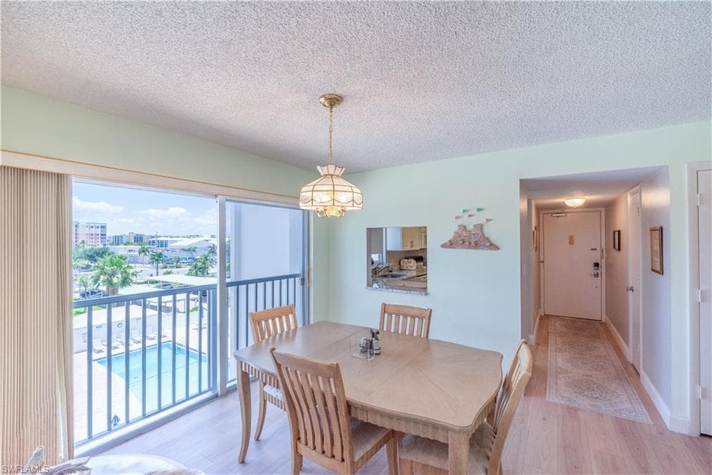 6900 Estero BLVD 401-9