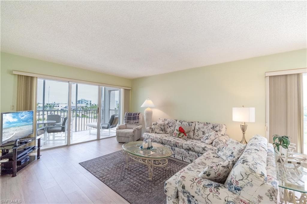 6900 Estero BLVD 401-10