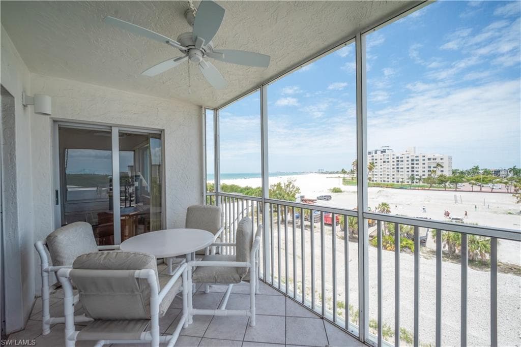 6900 Estero BLVD 401-15