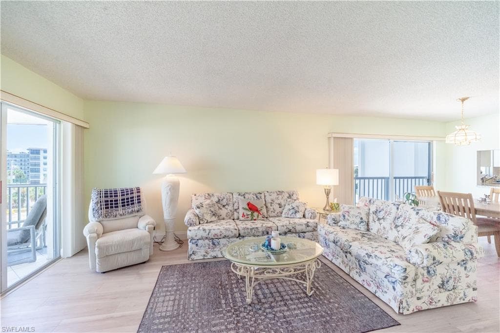 6900 Estero BLVD 401-11