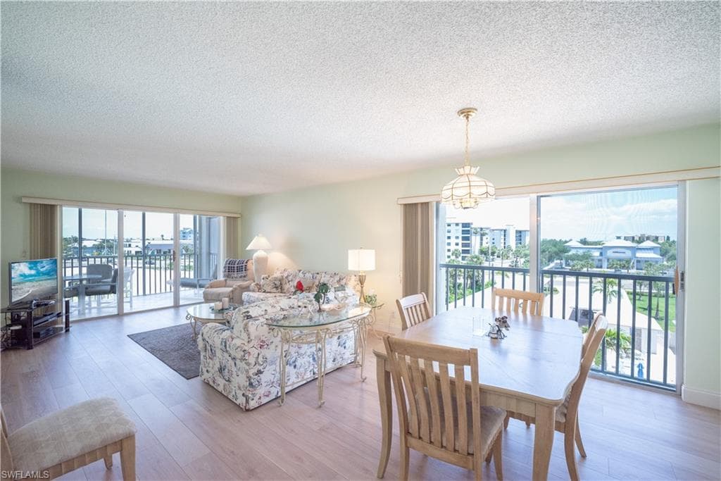 6900 Estero BLVD 401-8
