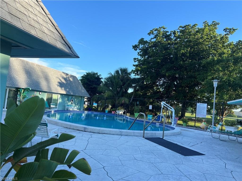 120 Grassy Key LN 38-21