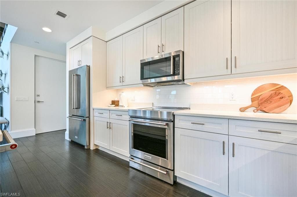 1030 3rd AVE S 105-16