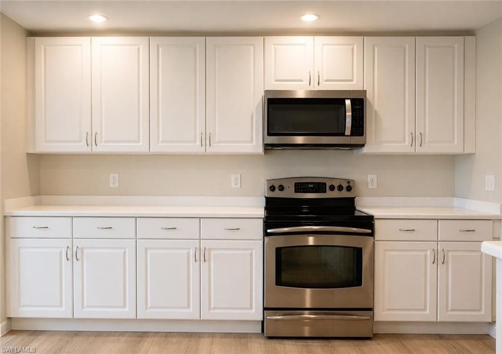 2743 1st ST 506-8