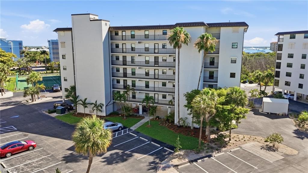 6893 Estero BLVD 423-2