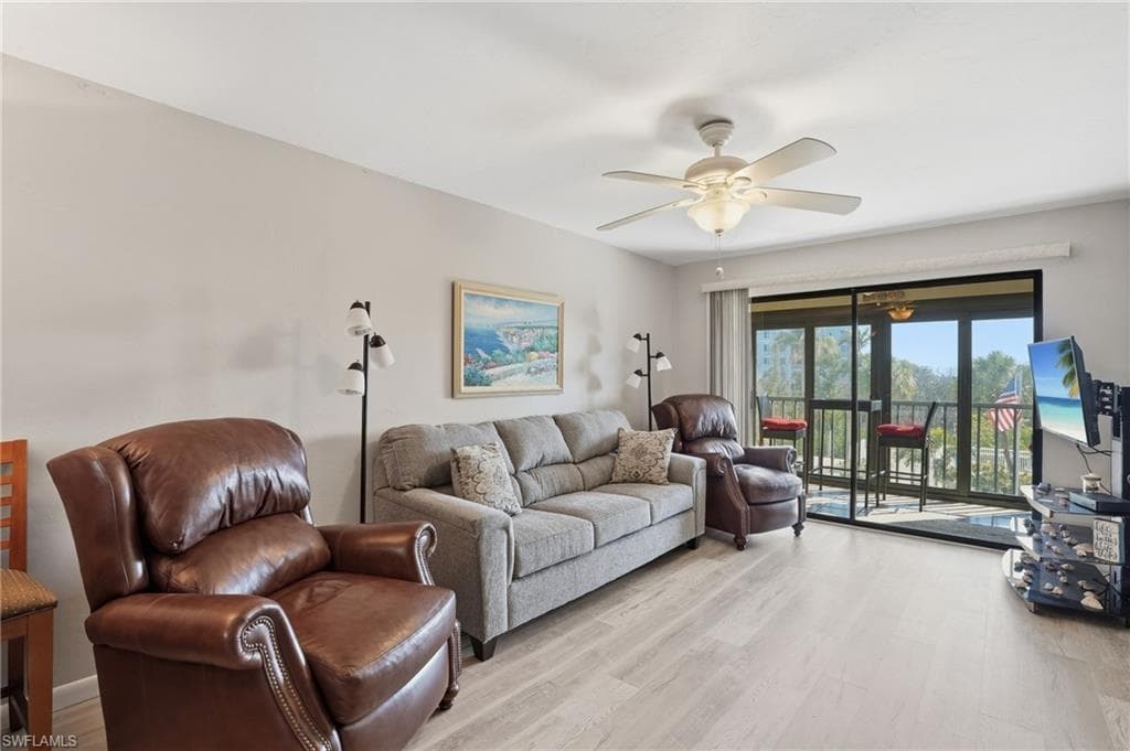 6893 Estero BLVD 423-6