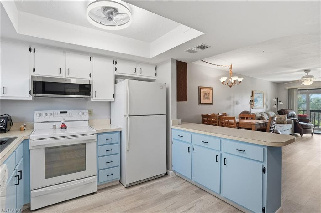 6893 Estero BLVD 423-12