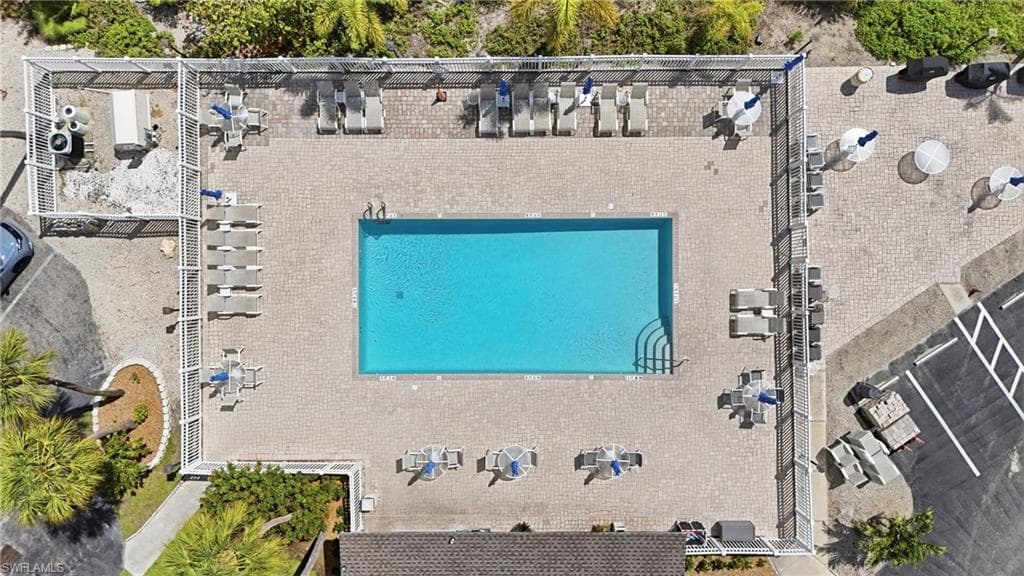 6893 Estero BLVD 423-26