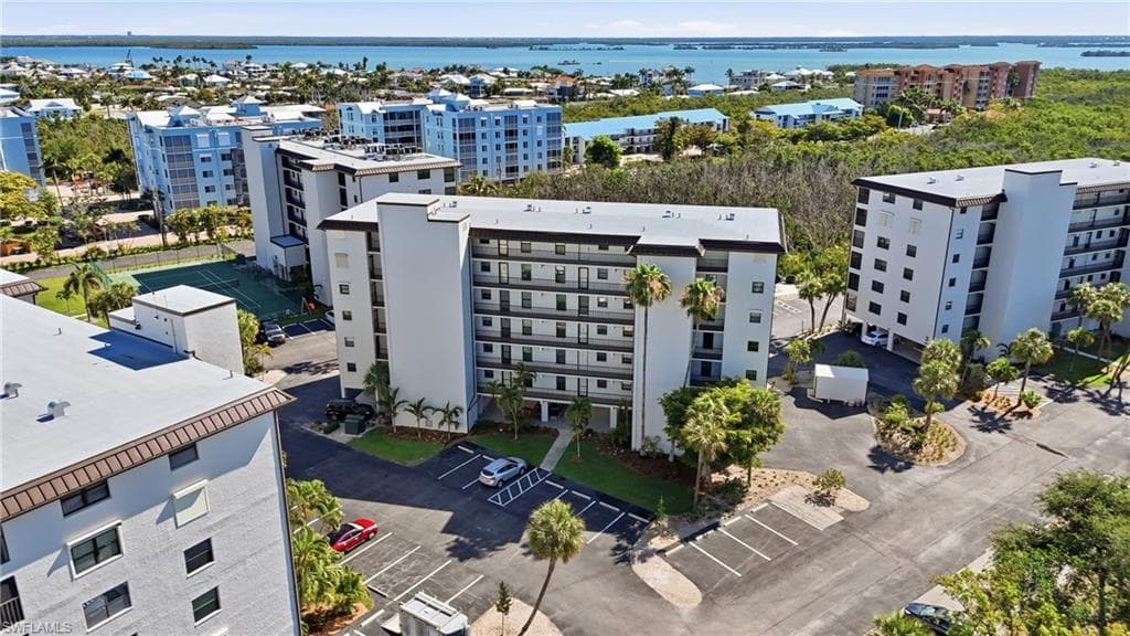 6893 Estero BLVD 423-3