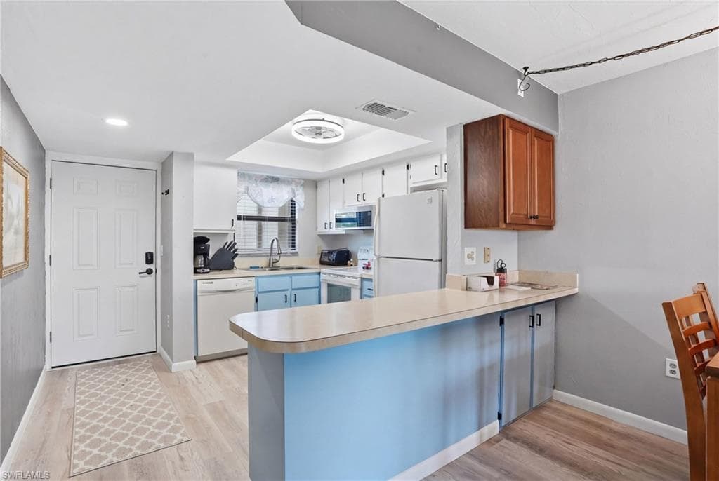 6893 Estero BLVD 423-10