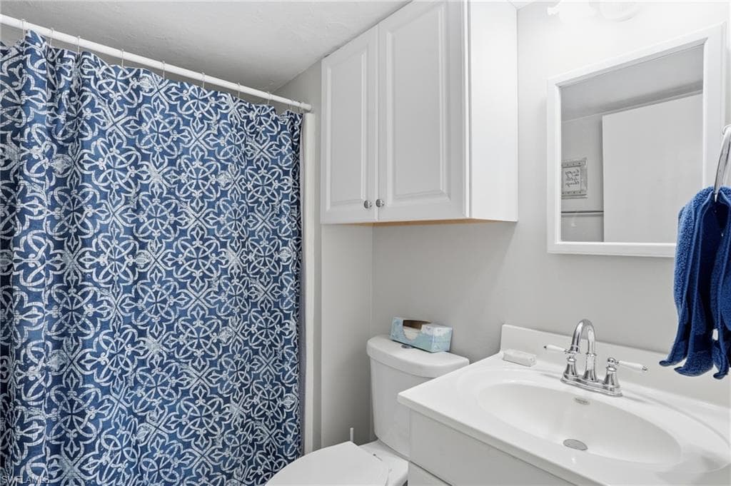 6893 Estero BLVD 423-15