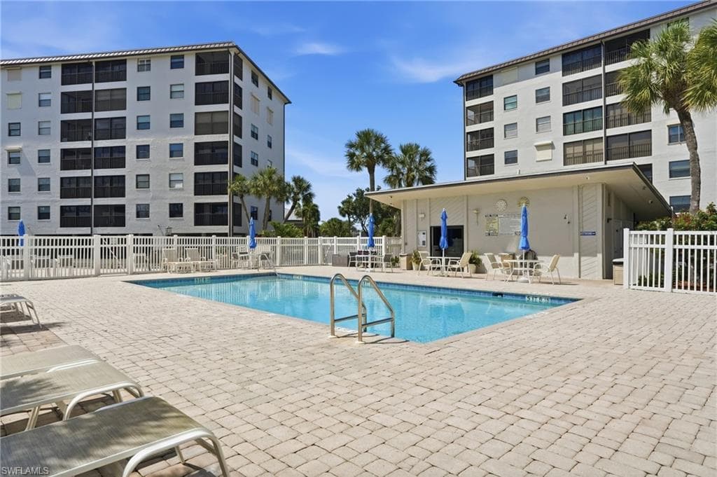 6893 Estero BLVD 423-4