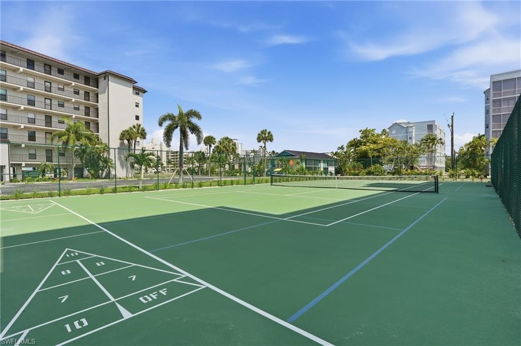 6893 Estero BLVD 423-25