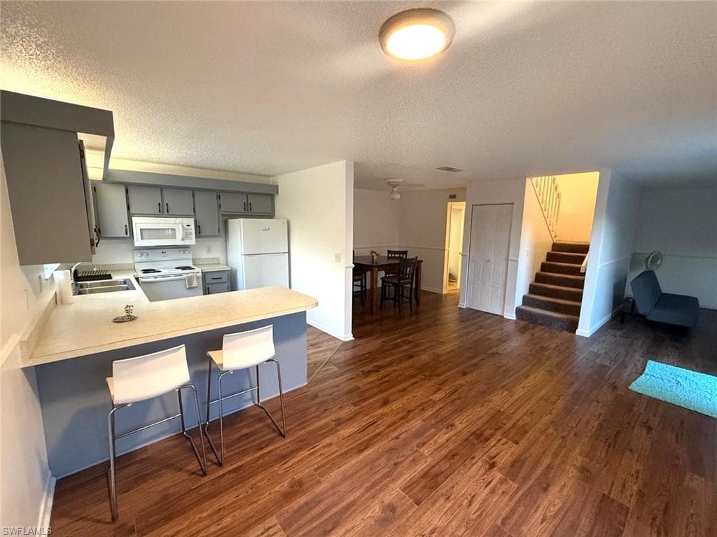 1406 Park Shore CIR 3-2