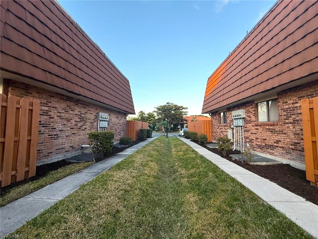 1406 Park Shore CIR 3-20