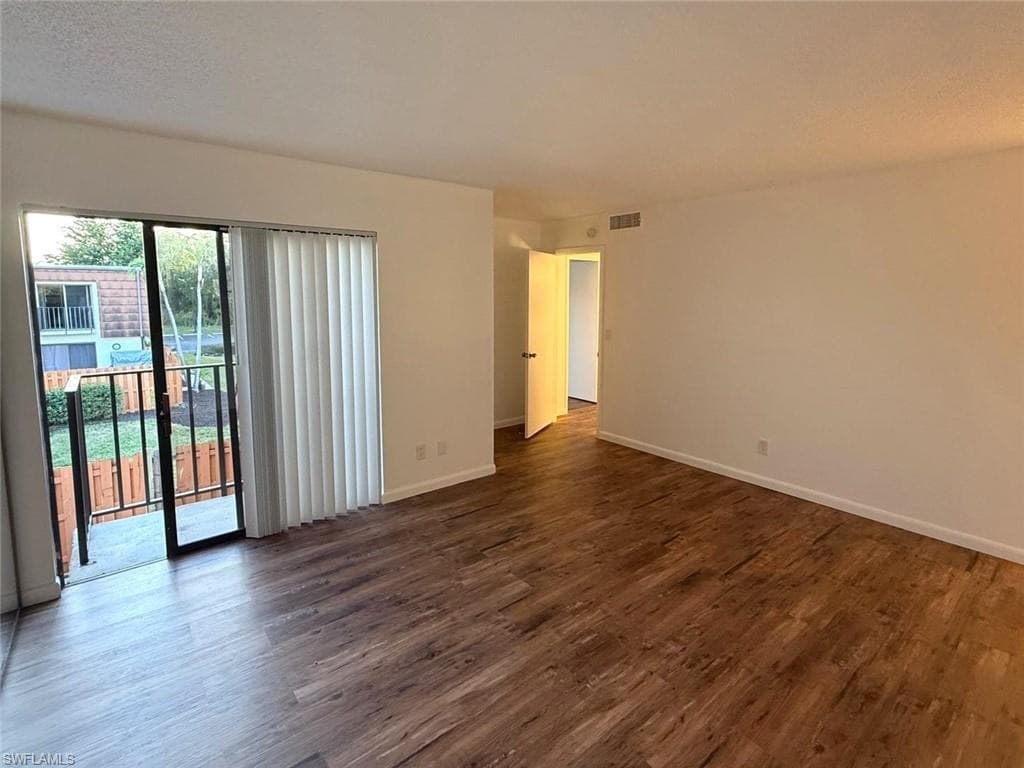 1406 Park Shore CIR 3-9