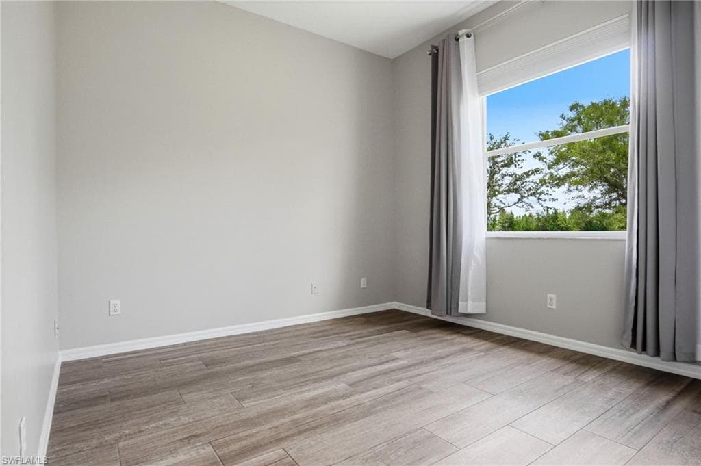 661 Grand Rapids BLVD-20