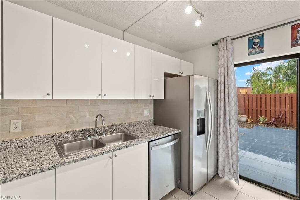 1520 Park Meadows DR 1-14