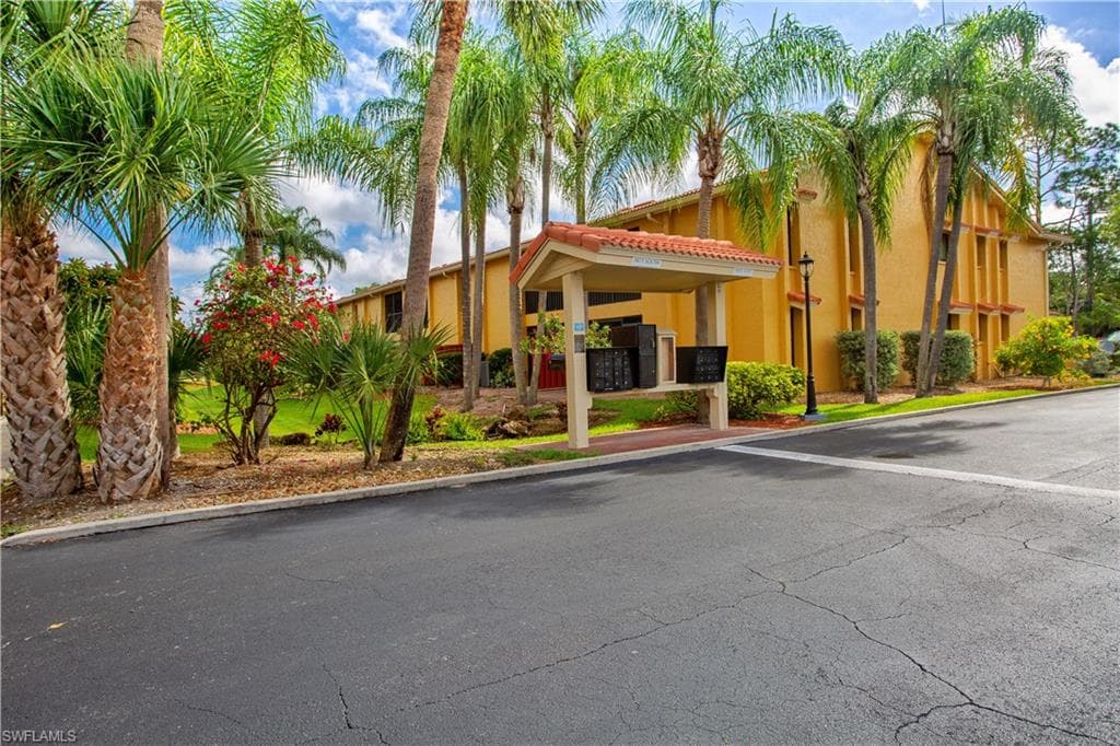 9871 Citadel LN 208-2