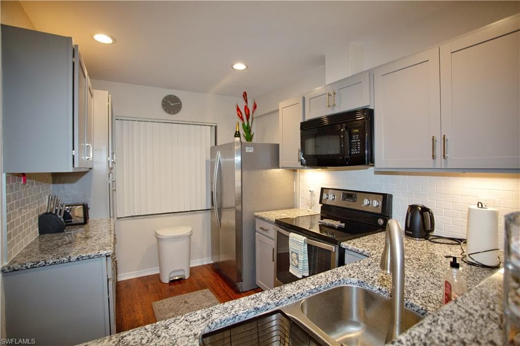 9871 Citadel LN 208-12