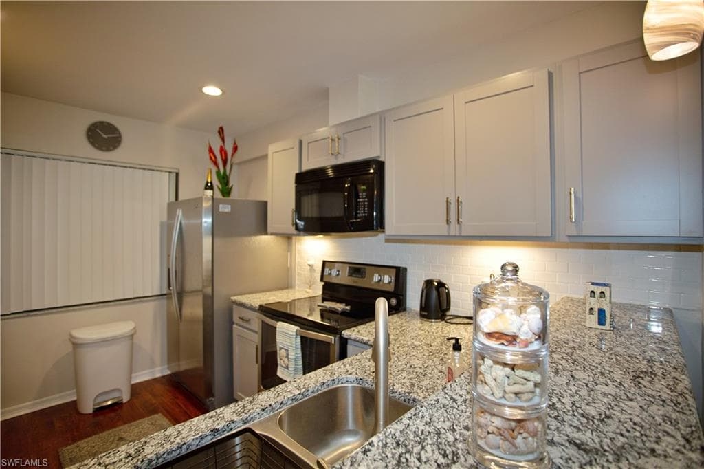 9871 Citadel LN 208-11