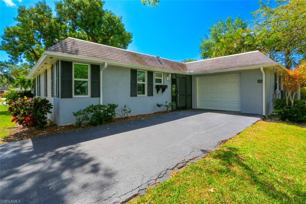 225 Georgetown BLVD-6
