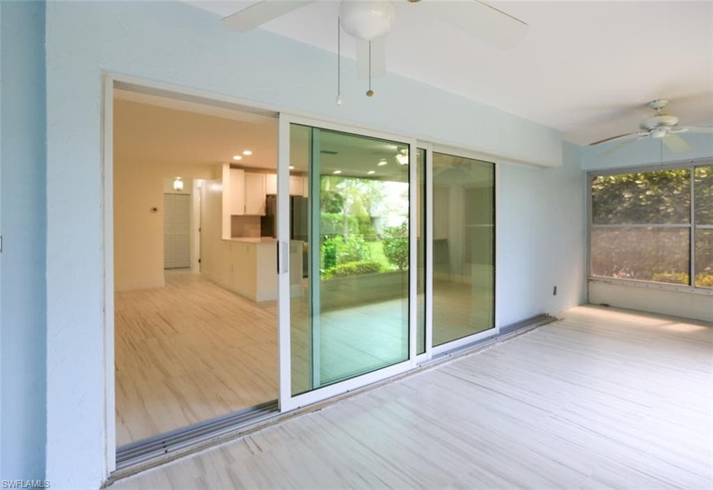 225 Georgetown BLVD-13