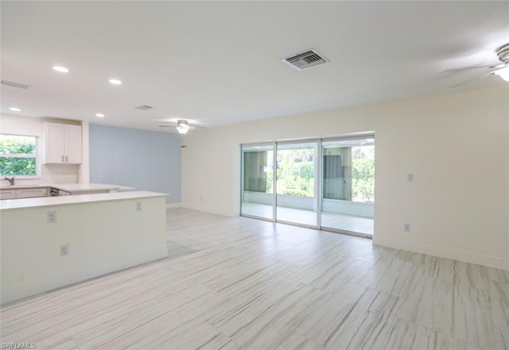 225 Georgetown BLVD-22
