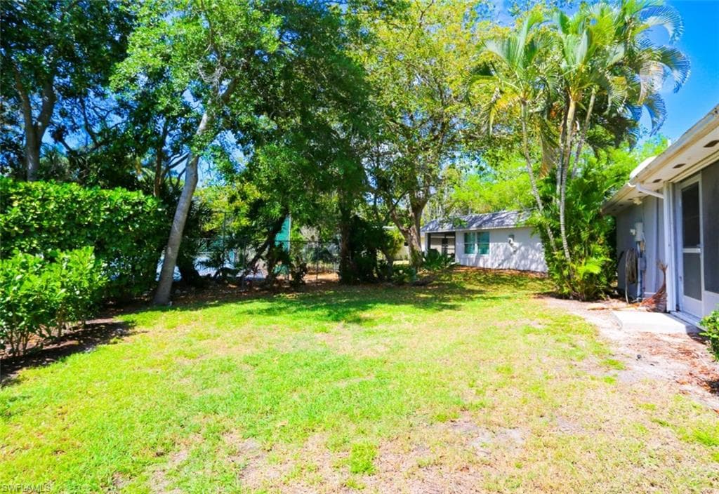 225 Georgetown BLVD-10
