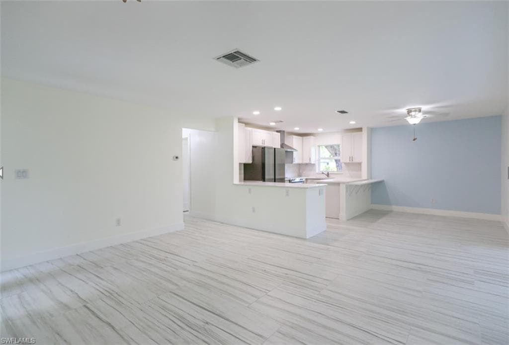 225 Georgetown BLVD-21