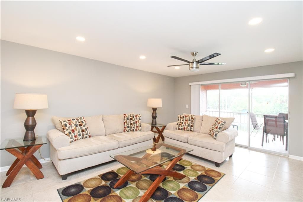600 Valley Stream DR F9-23