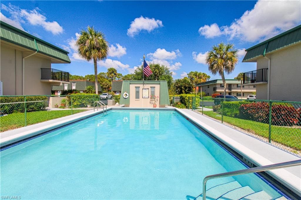 600 Valley Stream DR F9-6