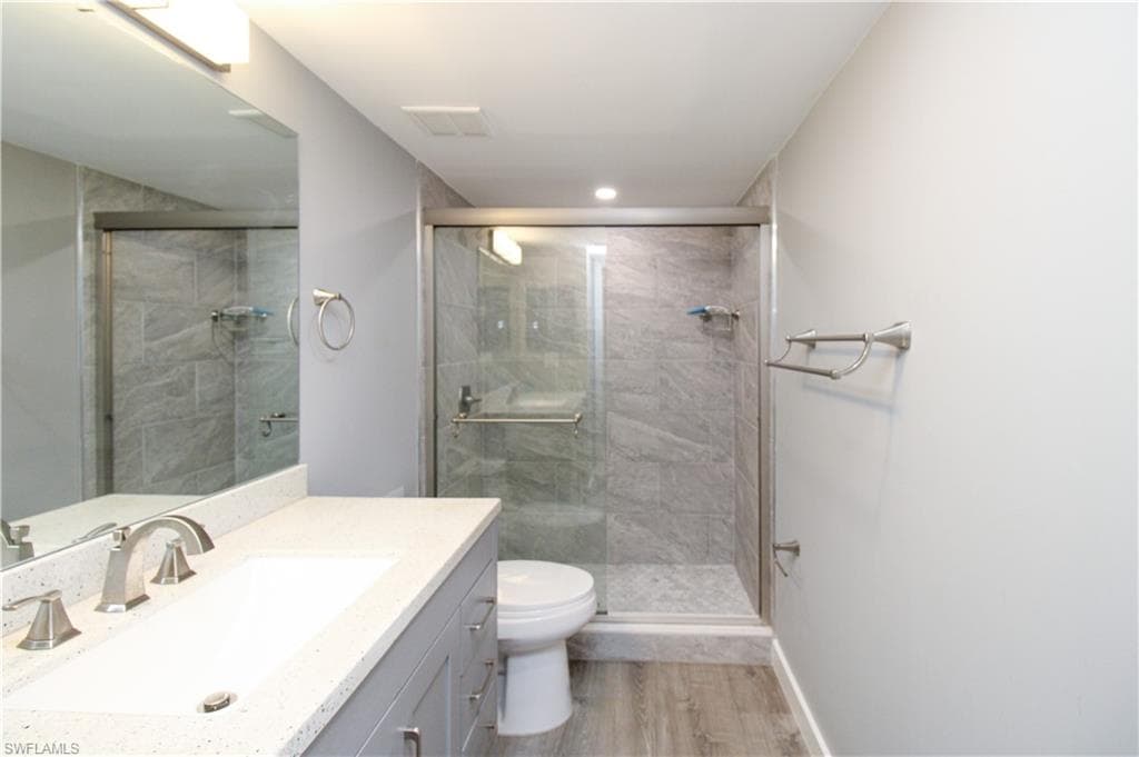 600 Valley Stream DR F9-42