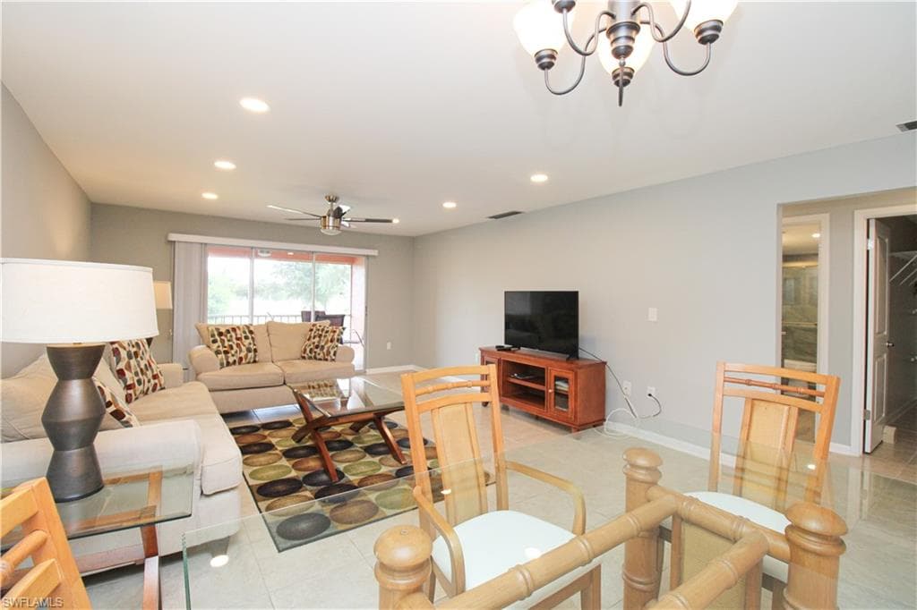 600 Valley Stream DR F9-22