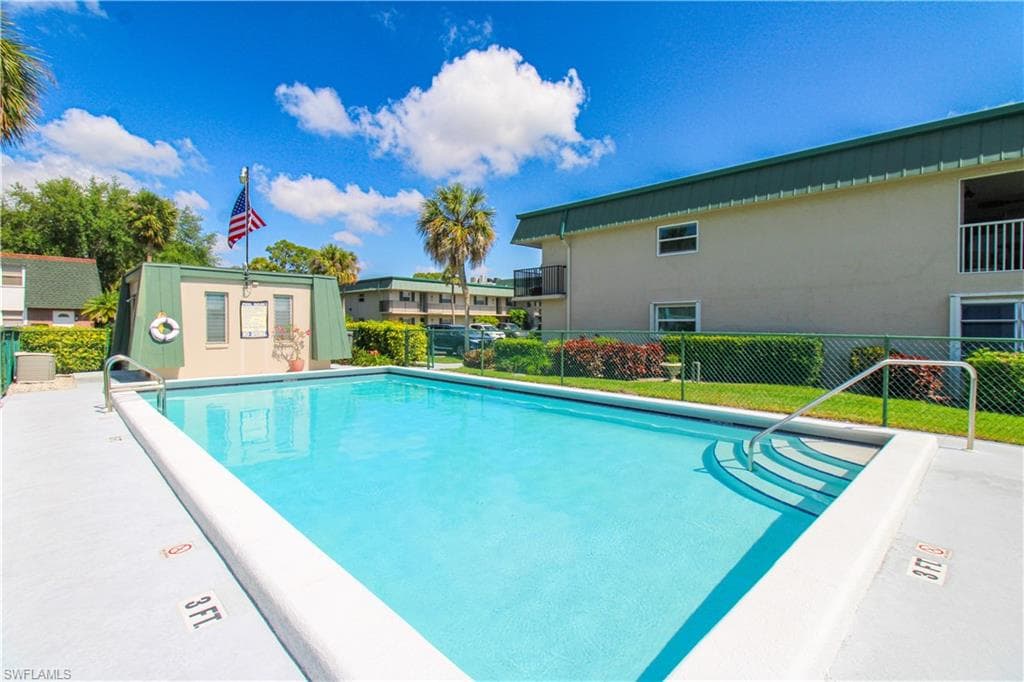 600 Valley Stream DR F9-9