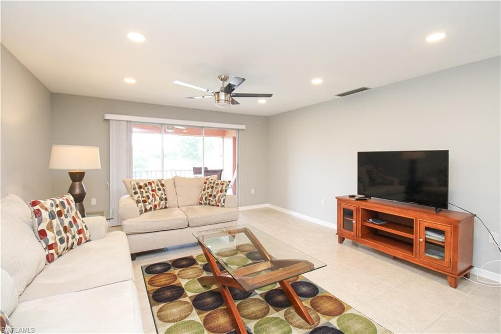 600 Valley Stream DR F9-24