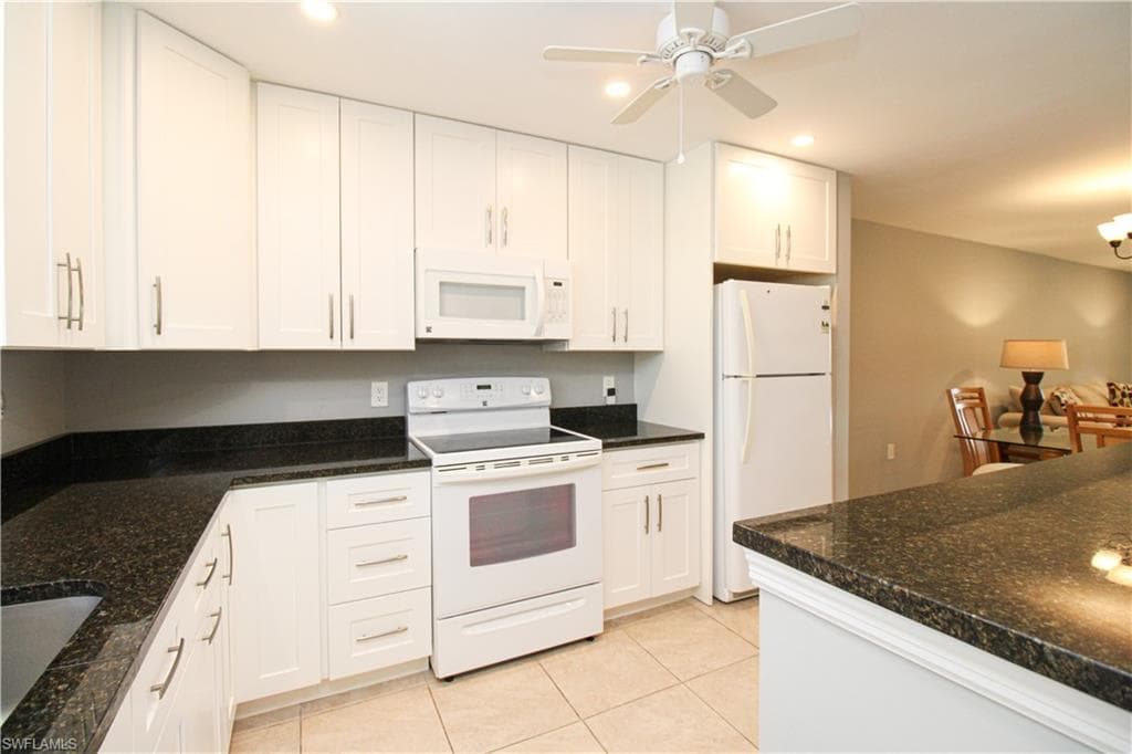 600 Valley Stream DR F9-18