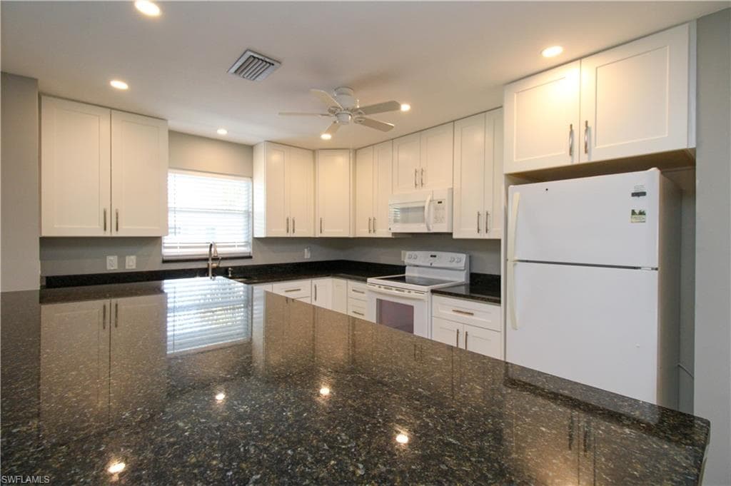 600 Valley Stream DR F9-19