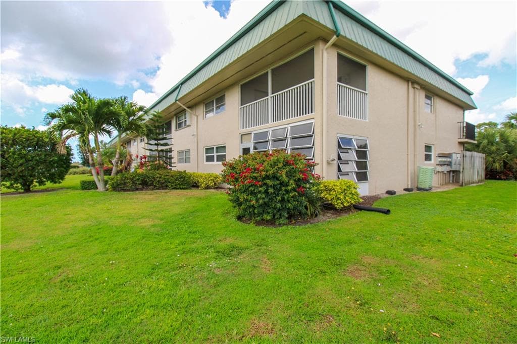 600 Valley Stream DR F9-44