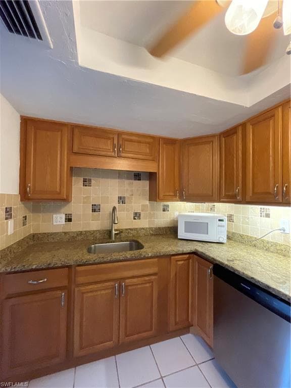 3704 Broadway 318-9