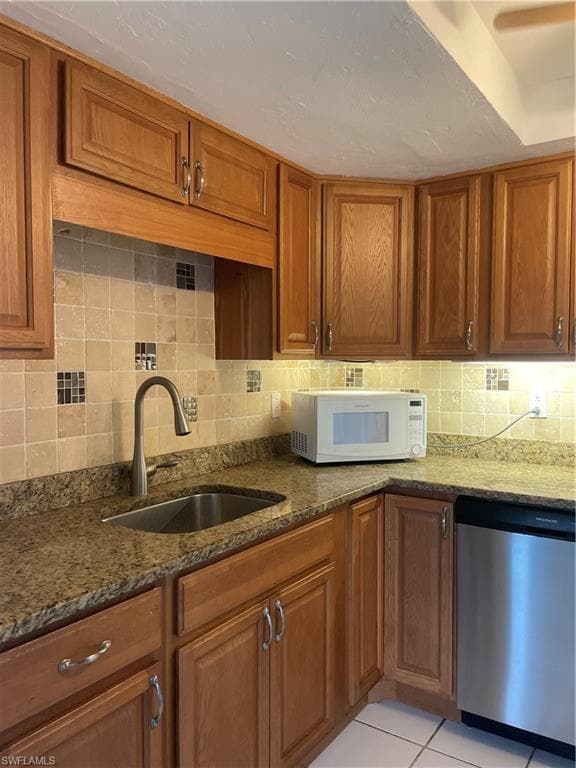3704 Broadway 318-10