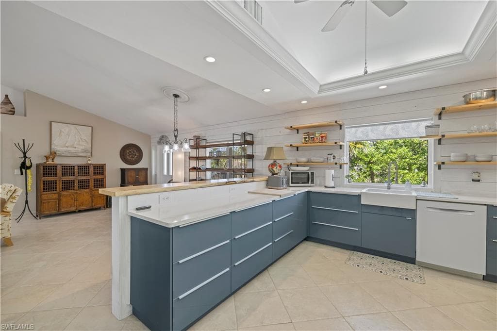 485 Peachtree RD-4