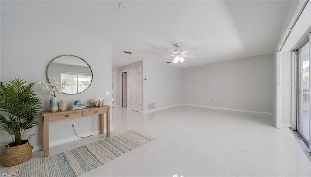 5657 Eichen CIR E-10