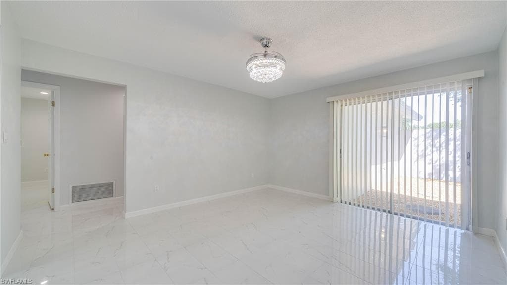 5657 Eichen CIR E-19