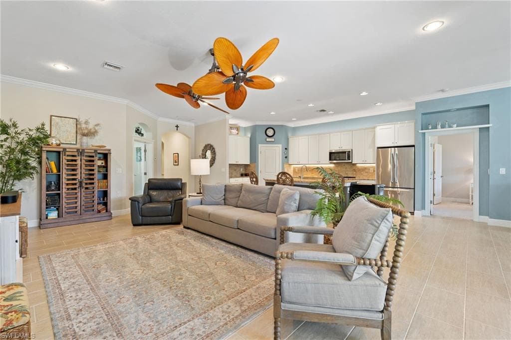 10600 Carena CIR-9
