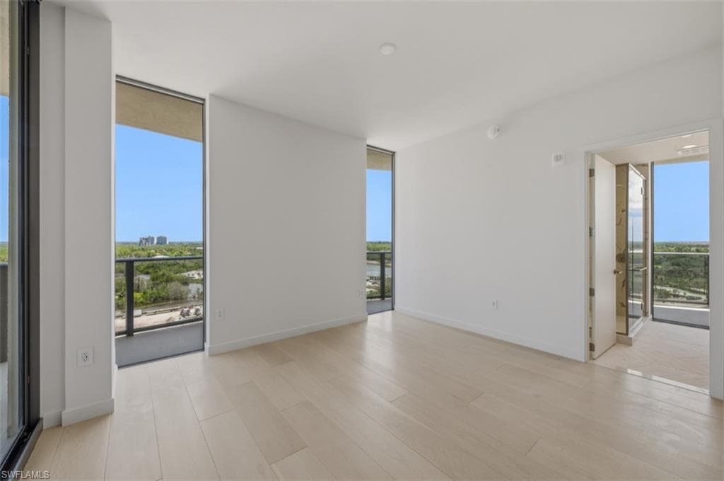 5100 Seagrass BLVD 901-15